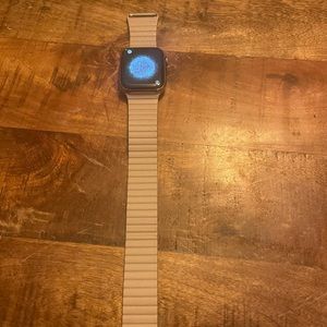 Like new  mens series 4, apple watch.